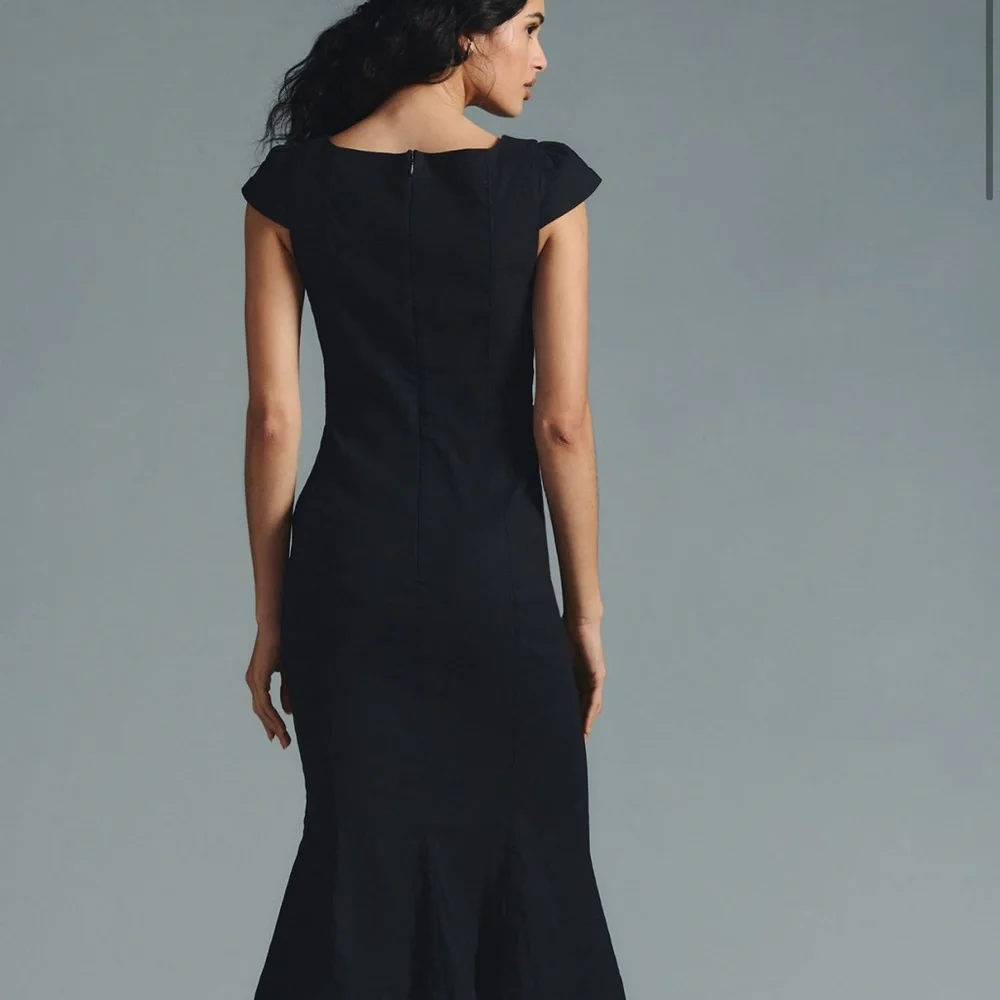 The Cecily Fit & Flare Sweetheart Dress - Picture 2 of 10